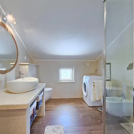 Apartment Majda By Interhome Kmeti