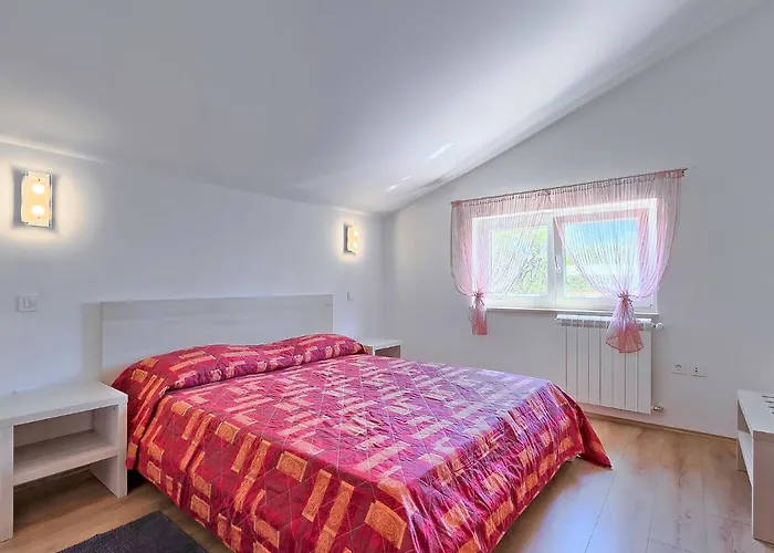 Appartement Majda By Interhome Kmeti