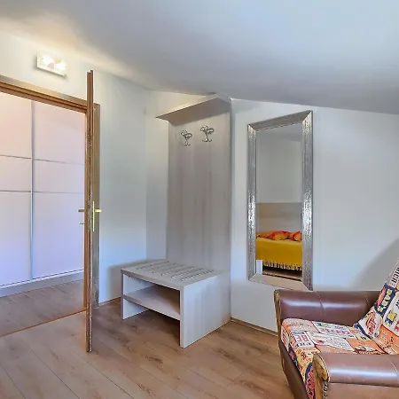 Majda By Interhome Kmeti