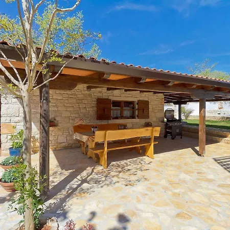 公寓 Majda By Interhome