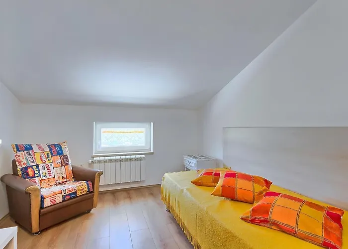 Majda By Interhome Kmeti